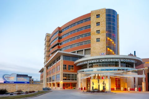 The front of American Family Children's Hospital in the daylight